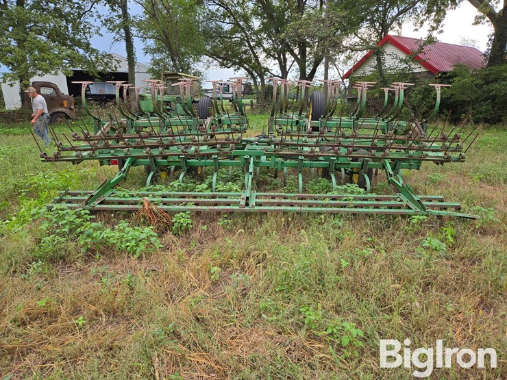 john-deere-1010-image-6