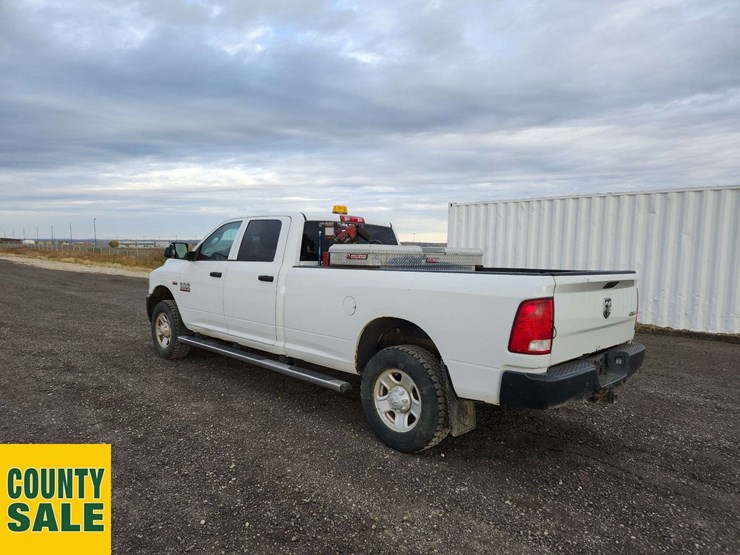 2016-ram-tradesman-image-3