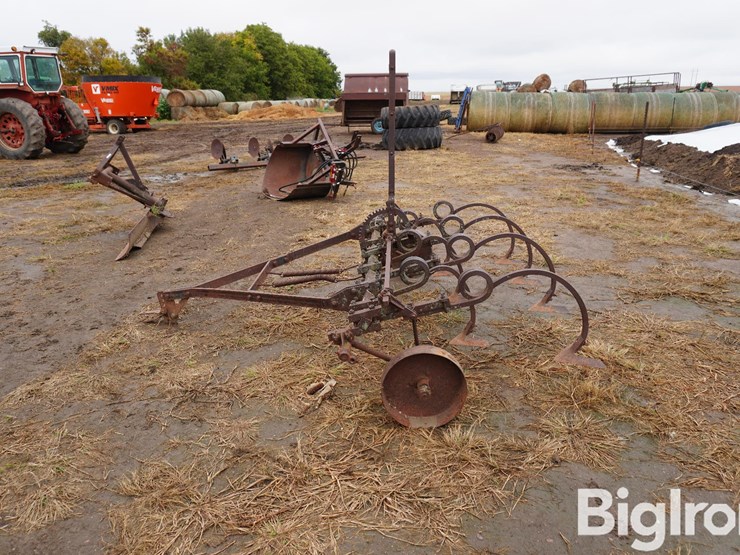 7'-field-cultivator-image-8
