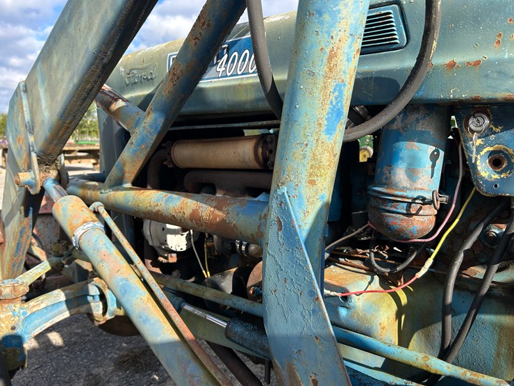ford-4000-image-8