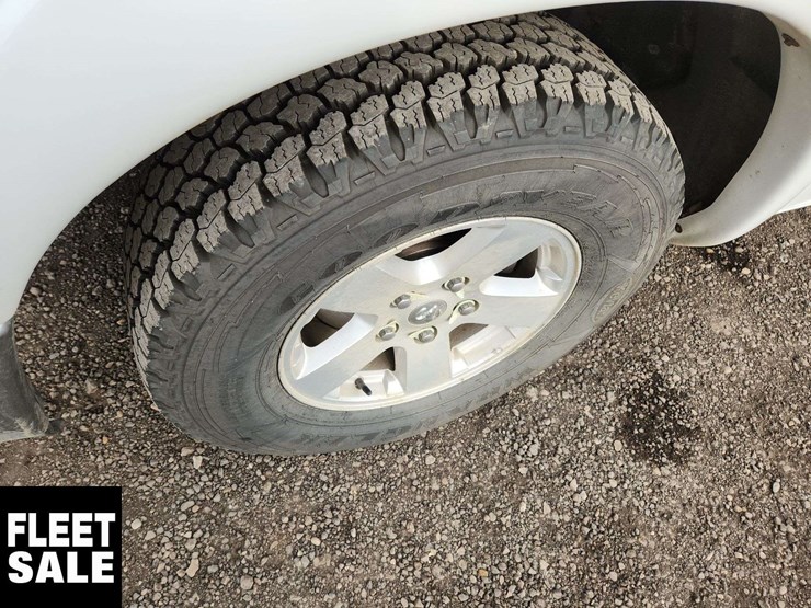2011-ram-1500-slt-image-29