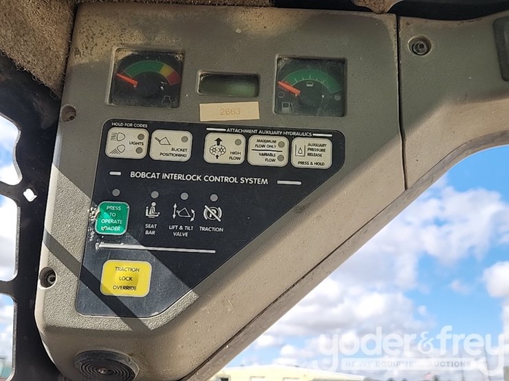 2005-bobcat-s130-image-21