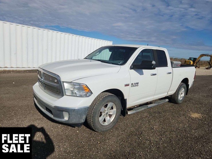 2014-ram-1500-slt-image-1