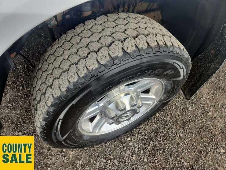 2012-ram-2500-laramie-image-28