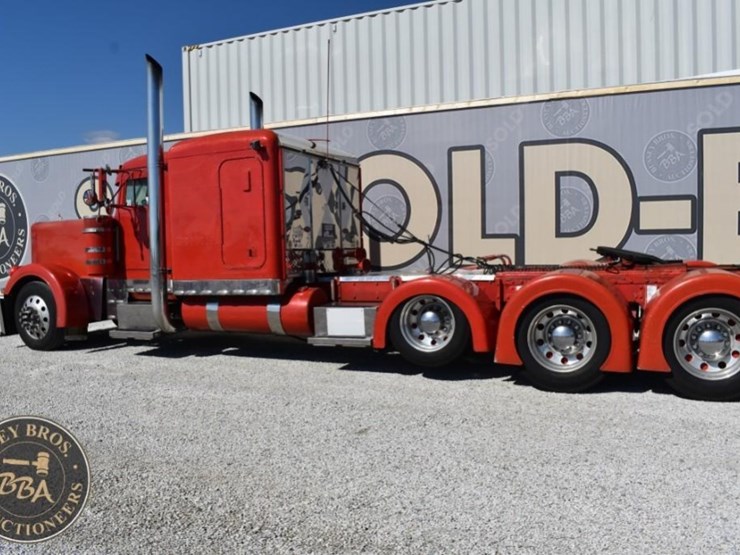 1990-peterbilt-379-image-21