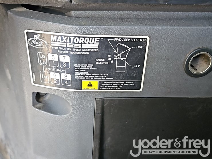 2015-mack-gu713-granite-image-35