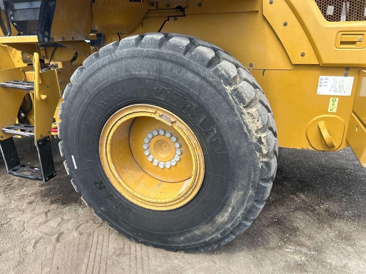 2016-caterpillar-930m-image-25