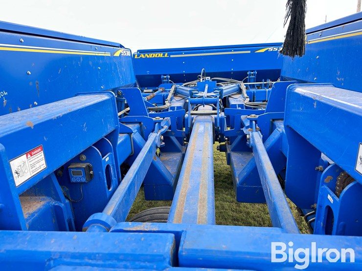 2009-landoll-5530-image-14