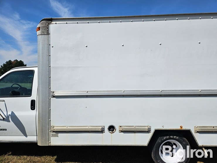 2002-gmc-3500-image-14