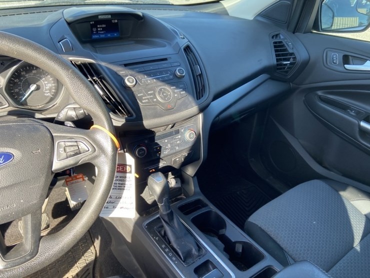 2017-ford-escape-se-image-15