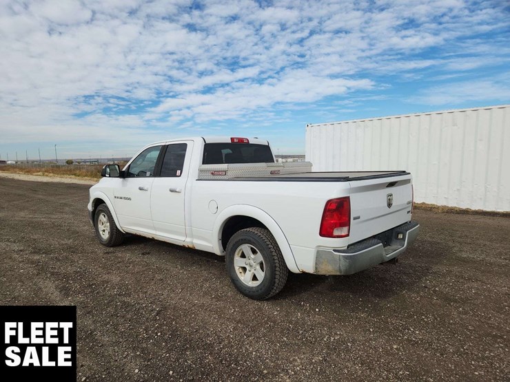 2011-ram-1500-slt-image-3