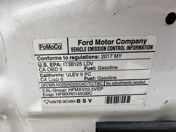 2017-ford-explorer-image-14