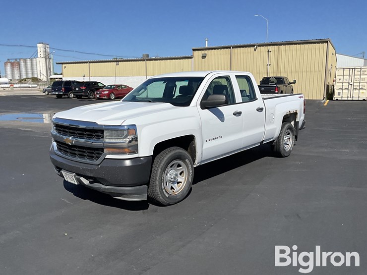 2016-chevrolet-silverado-1500-image-1