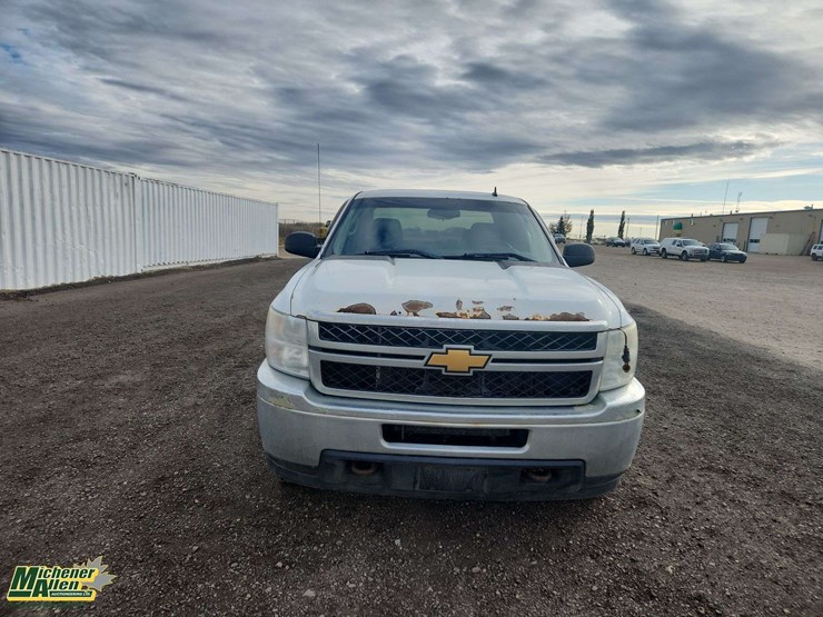 2011-chevrolet-silverado-2500hd-image-24