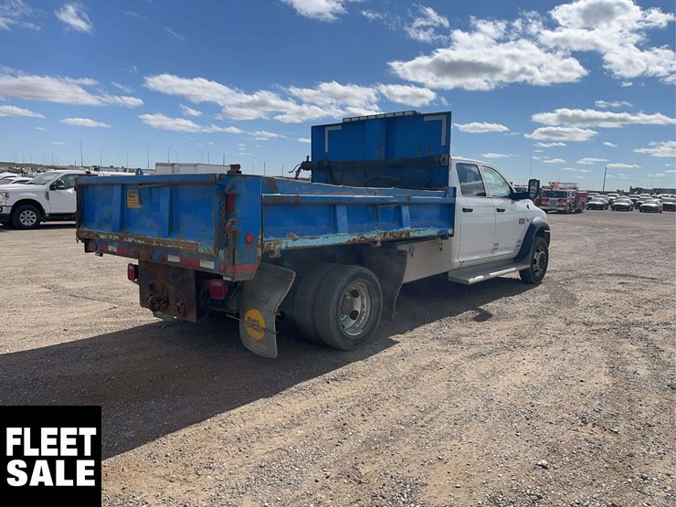 non-operable-2012-ram-5500-4x4-s/a-dump-truck-image-4