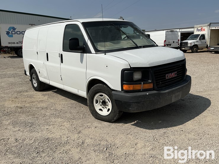 2017-gmc-2500-image-3