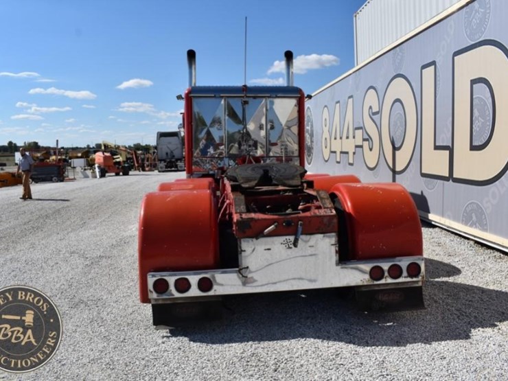 1990-peterbilt-379-image-26