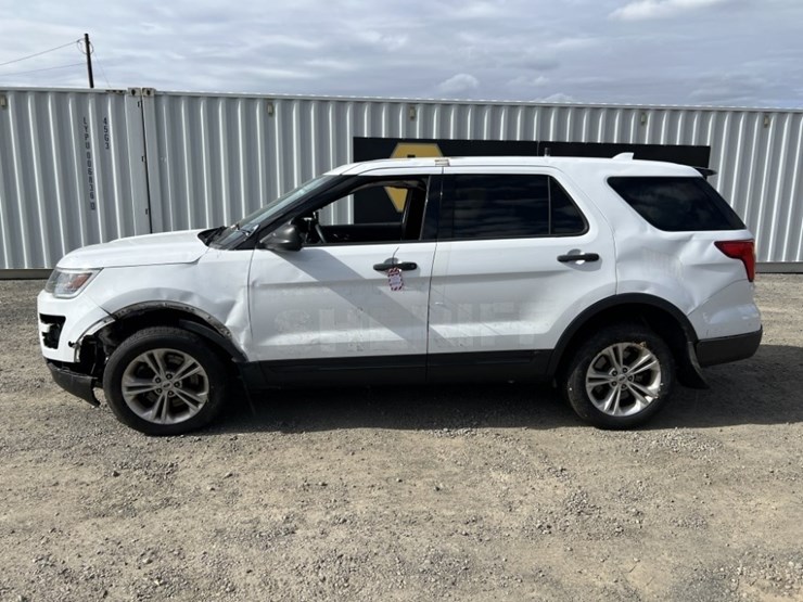 2017-ford-explorer-image-7