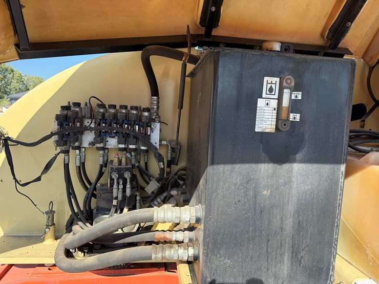 2006-jlg-400s-image-11