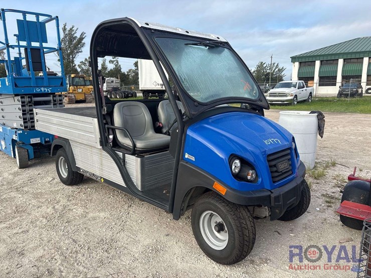 club-car-carryall-710-electric-utility-cart-image-2