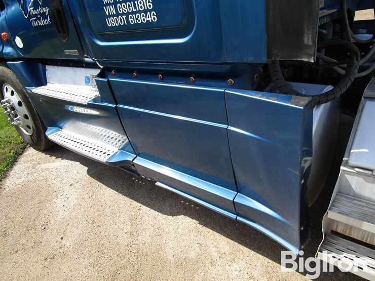 2016-freightliner-cascadia-125-image-12