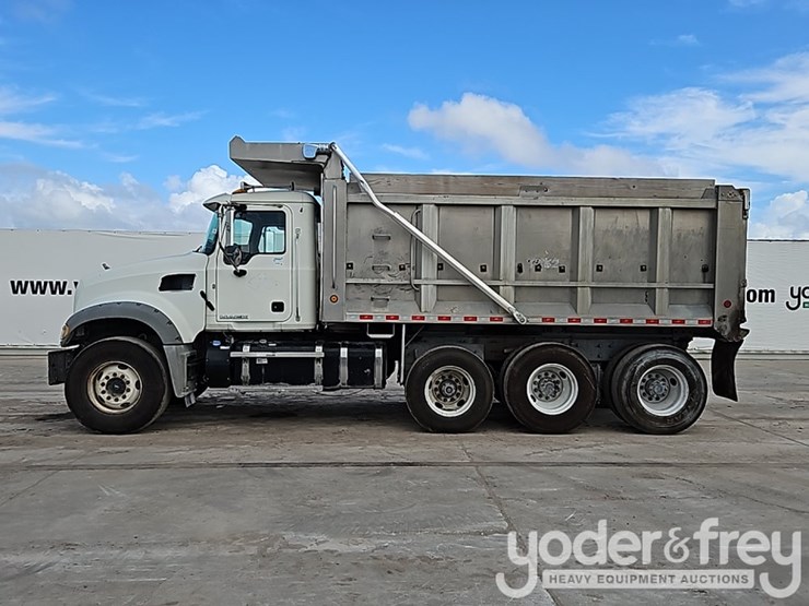 2015-mack-gu713-granite-image-3