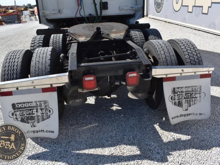 2020-western-star-5700xe-image-39