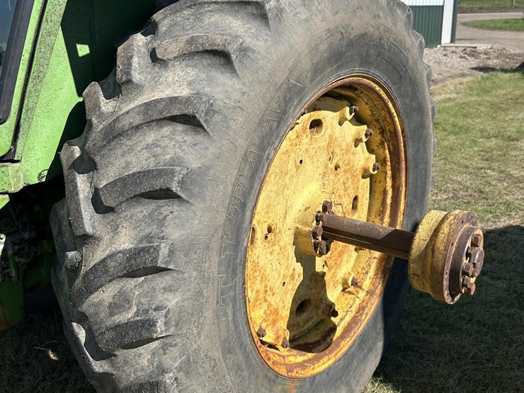 john-deere-4430-image-11