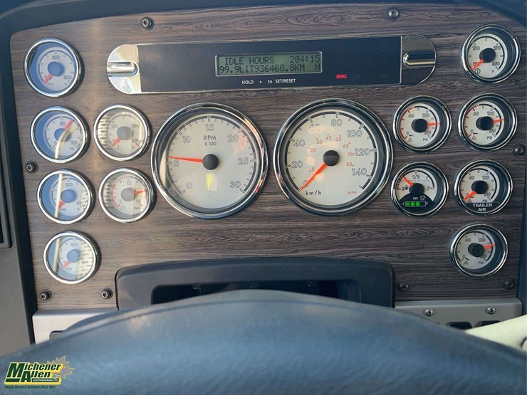 2014-freightliner-coronado-122-sd-image-13