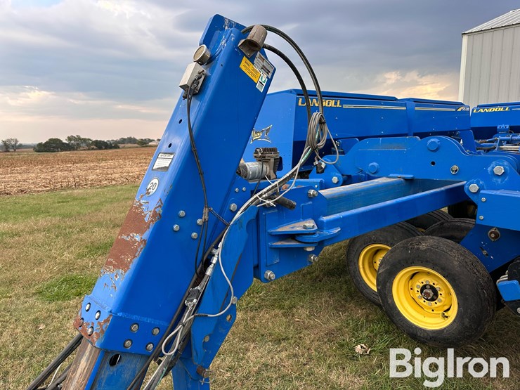 2012-landoll-5530-image-9