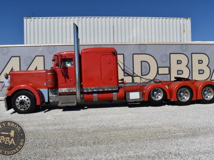 1990-peterbilt-379-image-19