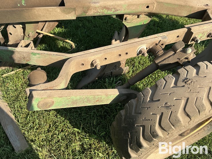john-deere-rollover-plow-image-15