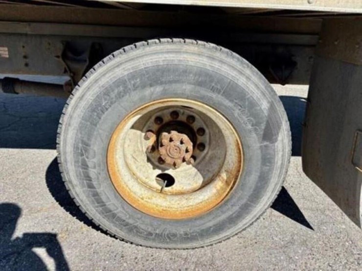 2013-ford-f750-xl-image-46