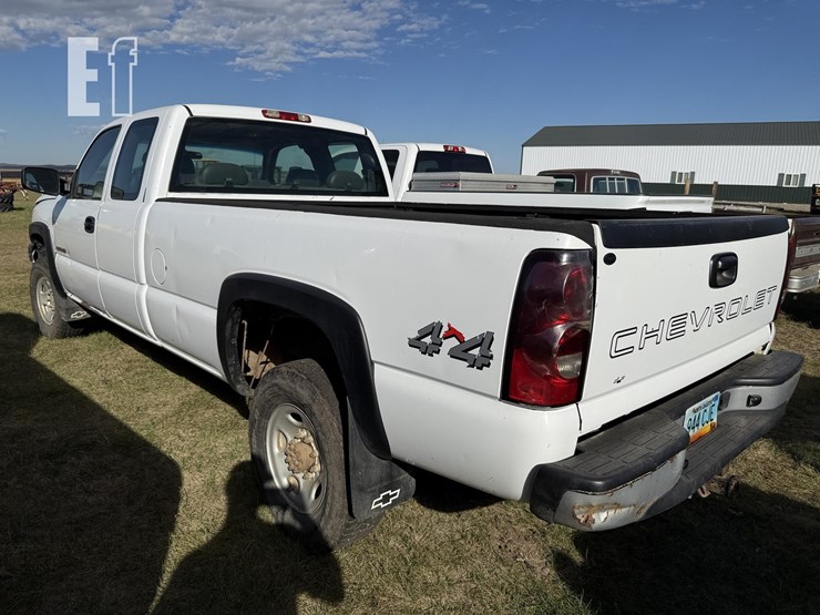 2006-chevrolet-2500hd-image-28