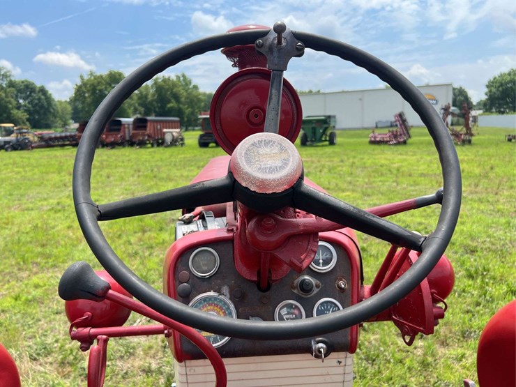 farmall-560-image-59