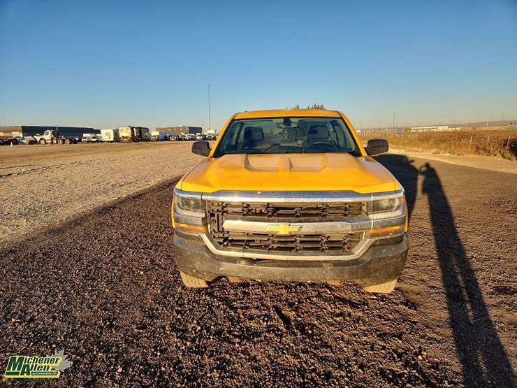 2018-chevrolet-silverado-1500-image-24
