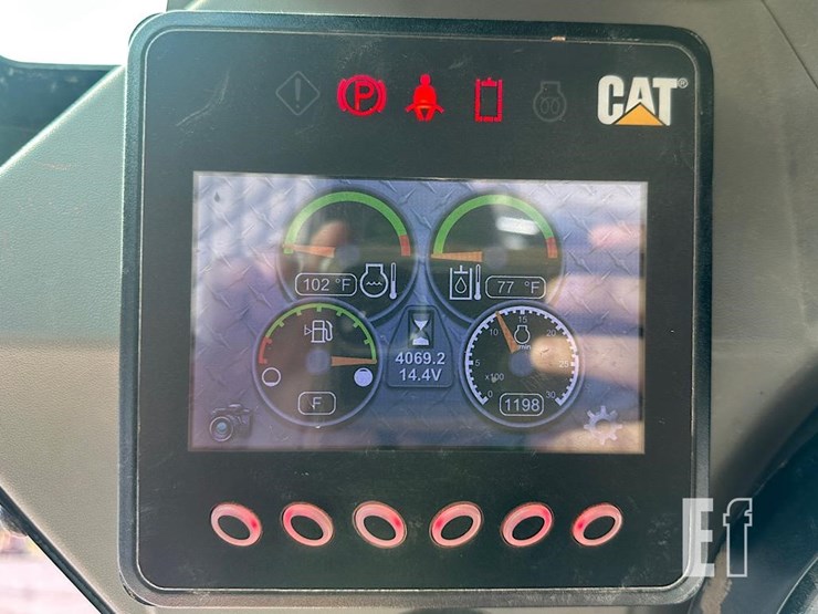 2016-caterpillar-259d-image-11