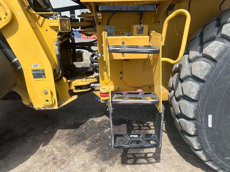 2016-caterpillar-930m-image-28