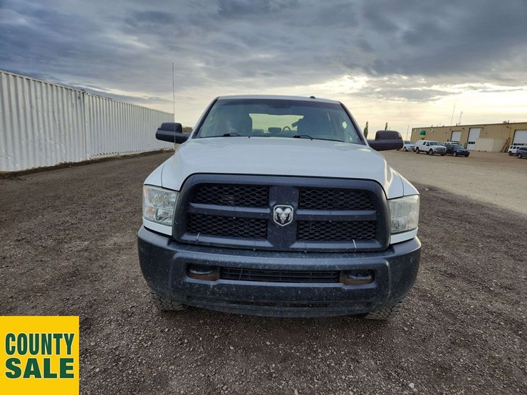 2016-ram-tradesman-image-23