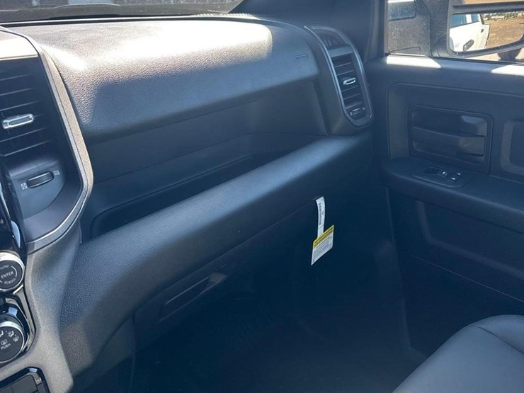 2025-dodge-ram-4500-image-26
