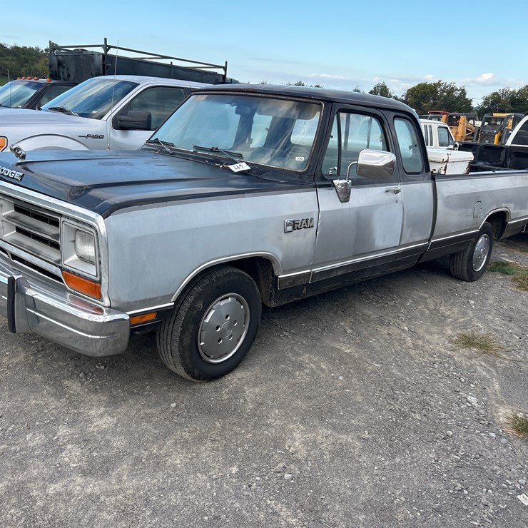 1990 DODGE D150