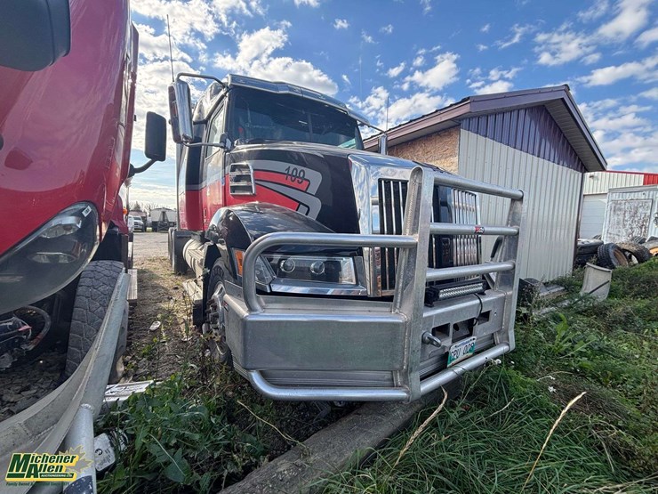 2018-western-star-5700xe-image-1
