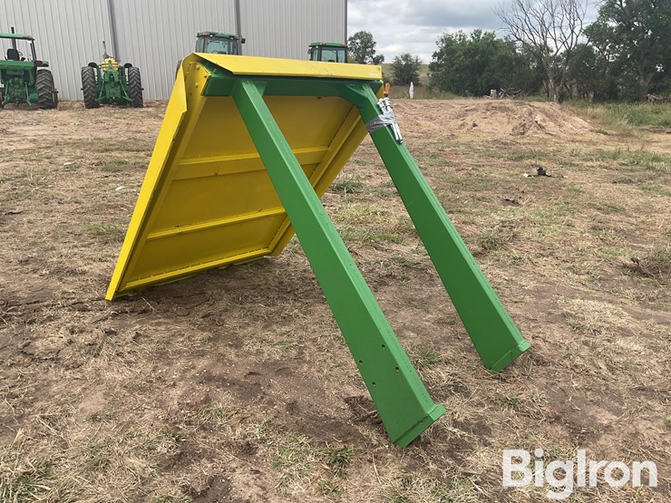 john-deere-10-image-3