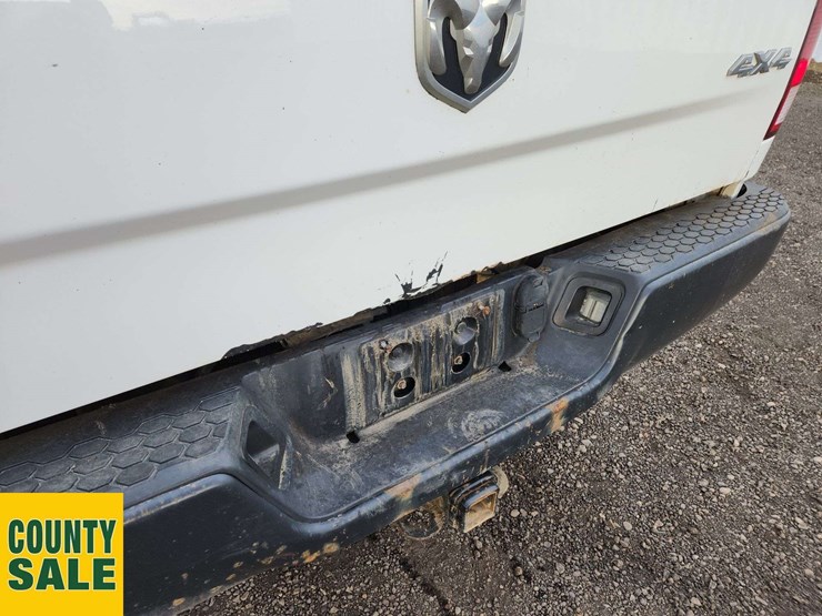 2016-ram-tradesman-image-37