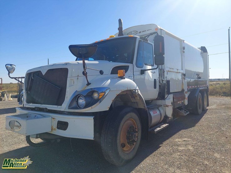 2010-international-workstar-7400-image-1