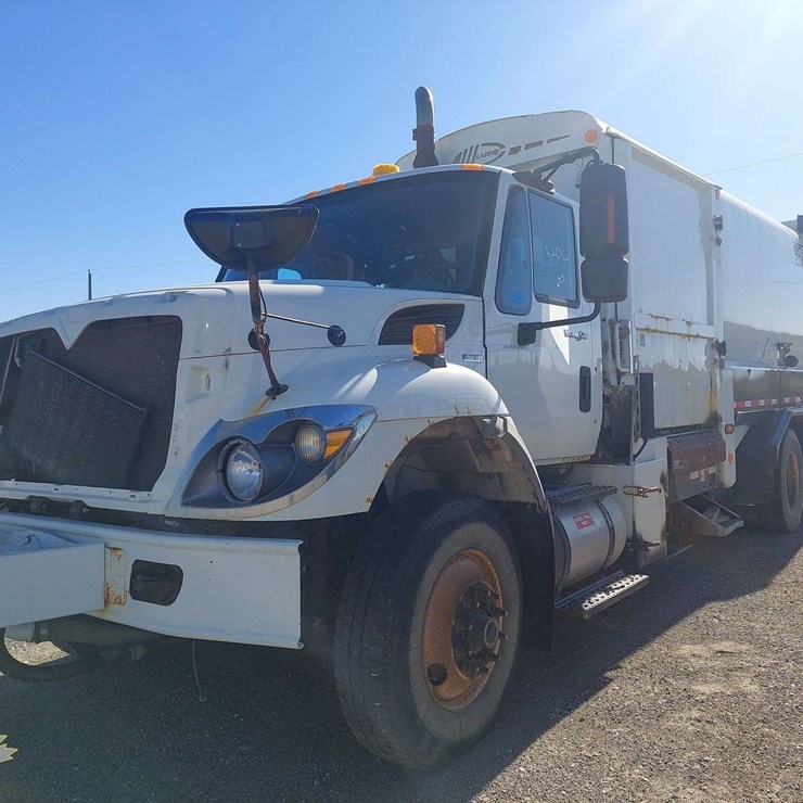 2010 INTERNATIONAL WORKSTAR 7400