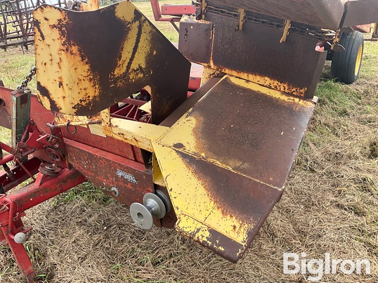 new-holland-1002-image-17