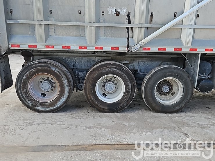 2015-mack-gu713-granite-image-8