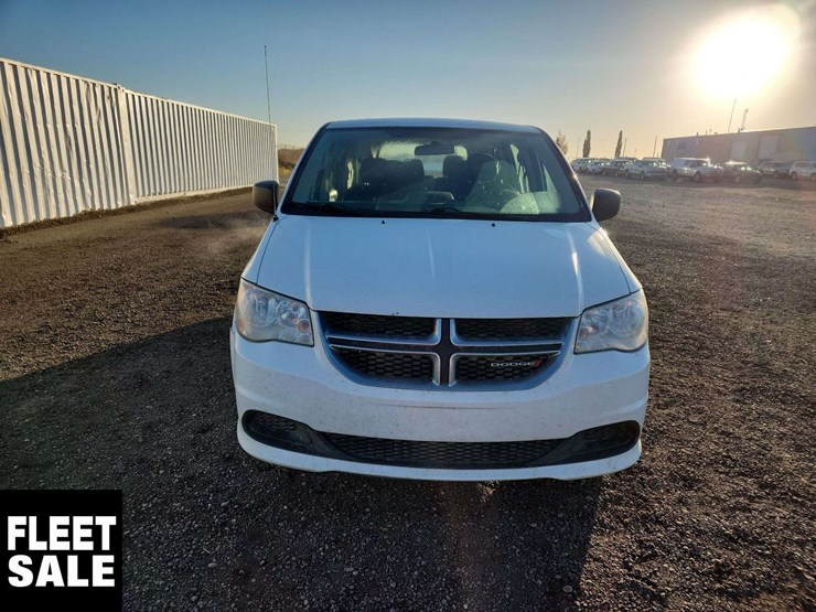 2015-dodge-grand-caravan-image-18