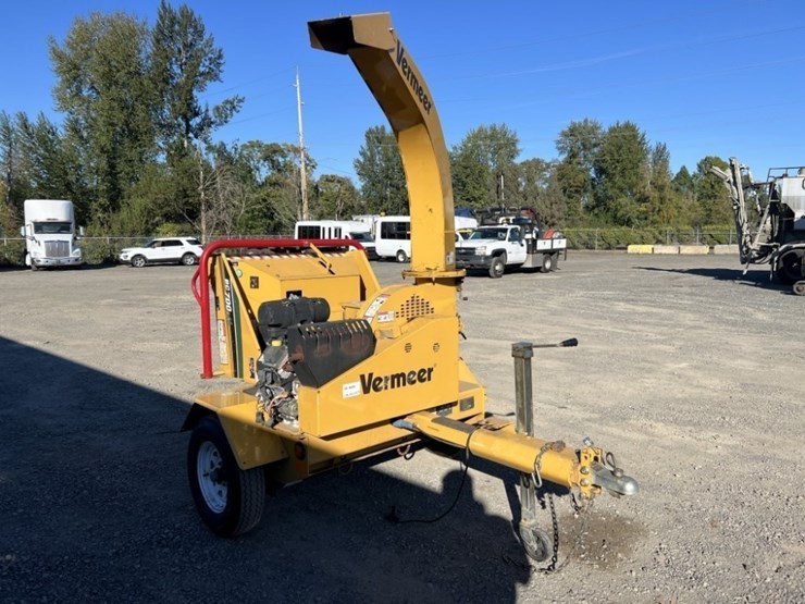 2014-vermeer-bc700xl-image-2
